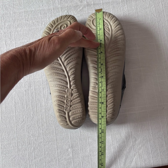 Women’s Naot Kapua Feather Blue Nubuck Grey Velcro Sandal size 36(6) - Picture 10 of 10